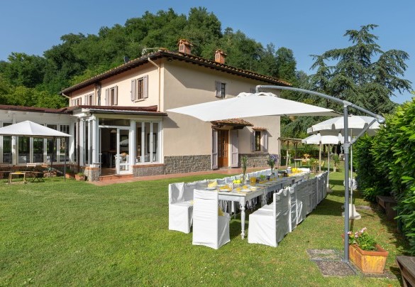 Ampi spazi comuni come la zona pranzo all'aperto - Valleverde