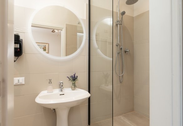Bagno en suite n.3. Primo piano, immobile principale - Valleverde