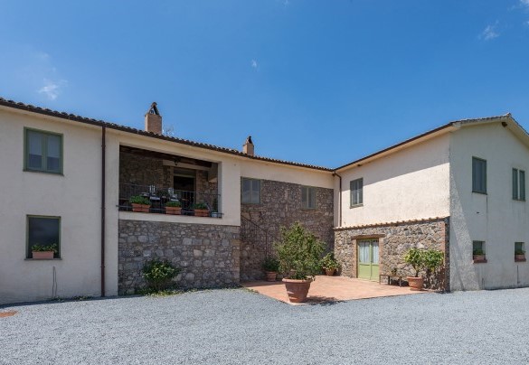 The villa is on the first floor of the building - Villa A Casa di Giovanni