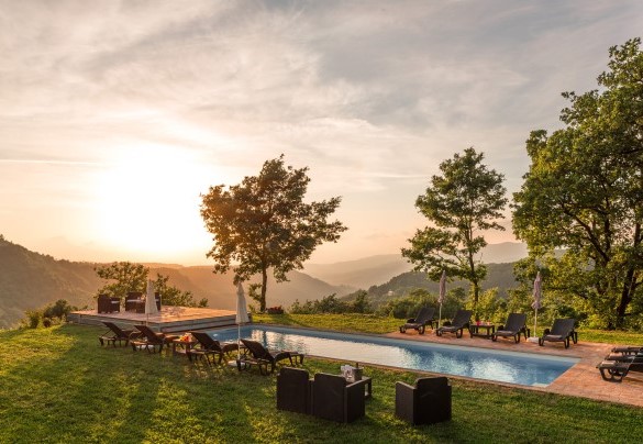 The swimming pool and the sunset over the valley - Villa A Casa di Giovanni