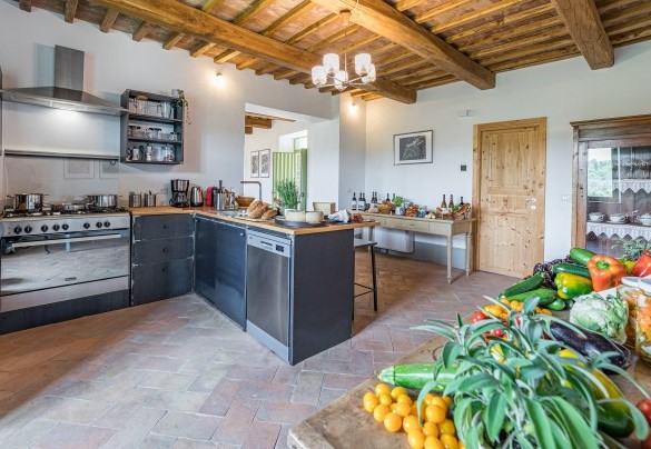 The large bright and equipped kitchen - Villa A Casa di Giovanni