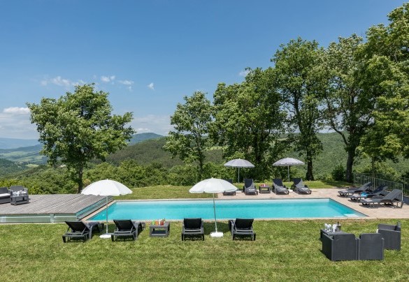 The panoramic pool on the surrounding hills with Monte Amiata and Val d'Orcia in the background - Villa A Casa di Giovanni
