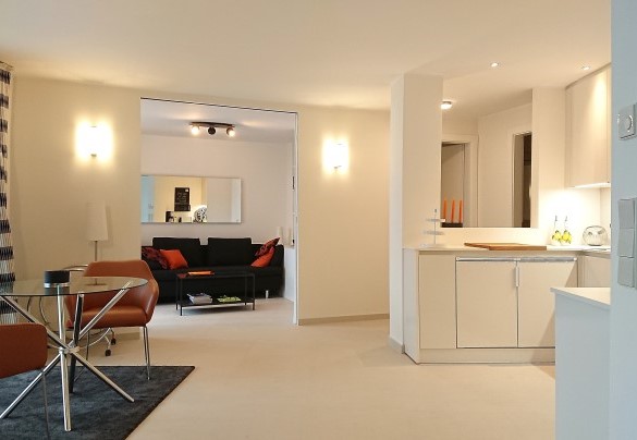 Vista su cucina e zona living al piano terra - Villa Abetaia
