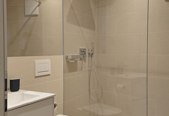 Bagno con doccia - Villa Abetaia