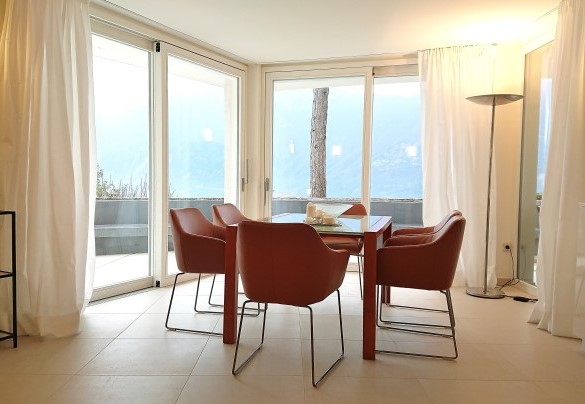 Tavolo da pranzo con sedie al piano terra - Villa Abetaia