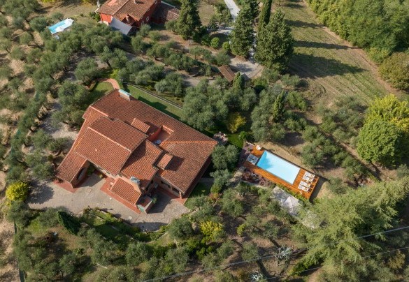 La magnifica proprietà vista dall'alto - Villa Adisa    