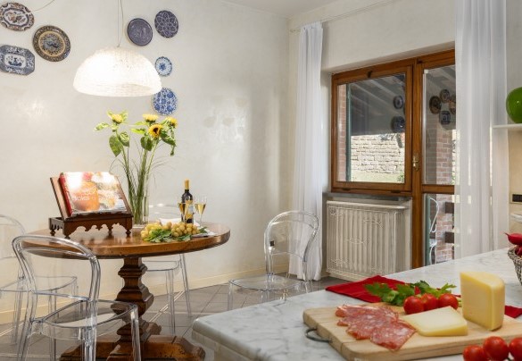 Cucina dotata di isola centrale - Villa Adisa    