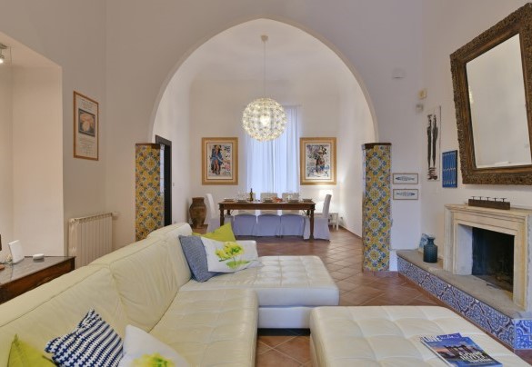 La sala da pranzo e salone - Villa Afrodite 