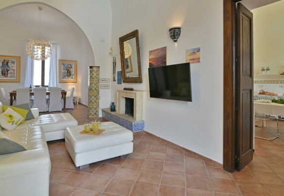 La zona living è direttamente collegata alla cucina - Villa Afrodite 