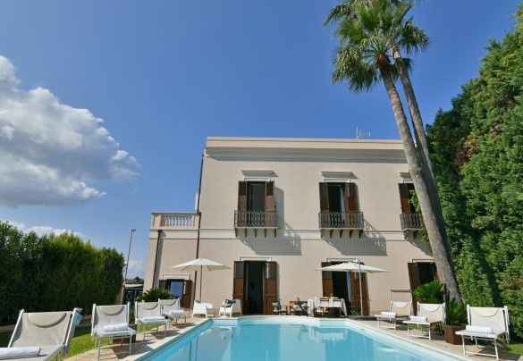 La villa è disposta su due livelli - Villa Afrodite 