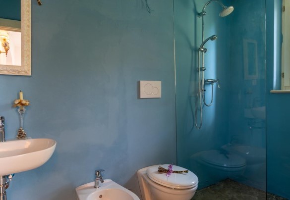 En-suite bathroom on the ground floor - Villa Agave