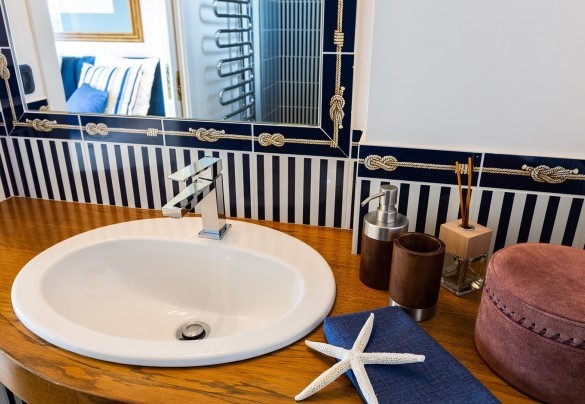 Il grazioso bagno en-suite con doccia - Villa Alba