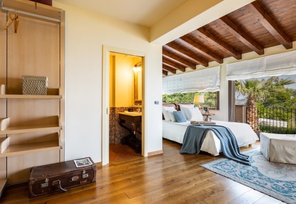 La camera matrimoniale con bagno en-suite al primo piano  - Villa Alba