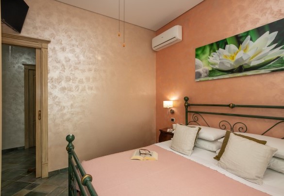 The double bedroom n. 1 on the ground floor - Villa Alessia