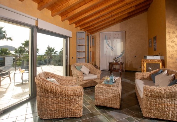The living room on the upper floor - Villa Alessia