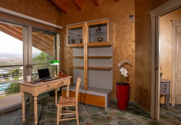 The living room on the upper floor - Villa Alessia