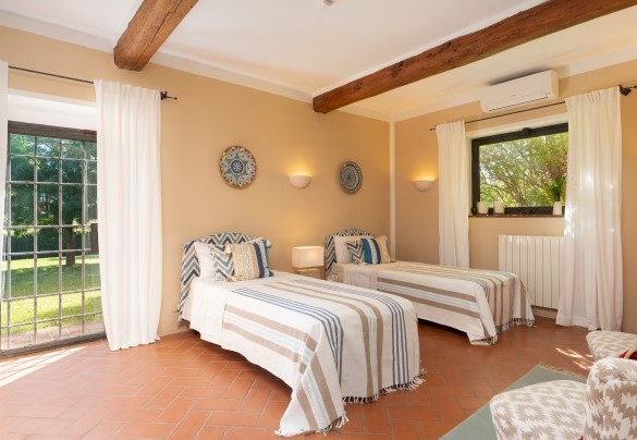 Twin bedroom n. 2 on the ground floor - Villa Allodola