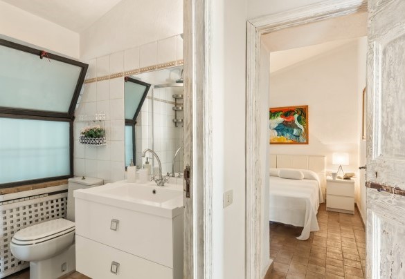 Bathroom with shower no. 1 - Villa Althaea