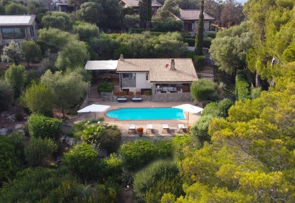 The Ansedonia area surrounded by Mediterranean scrub - Villa Althaea