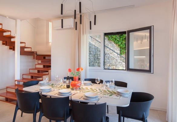 Tavolo da pranzo al piano terra - Villa Ama