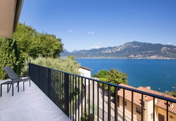 La vista lago mozzafiato dal balcone del primo piano - Villa Ama