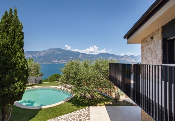 Il paesaggio naturale che si staglia di fronte alla villa - Villa Ama