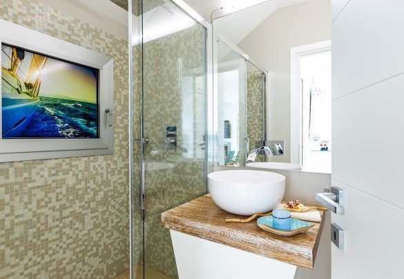 Bagno con doccia n.2 della camera doppia n.2 - Villa Amar