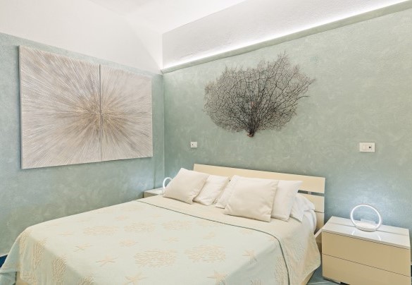 Double bedroom n. 4 with en-suite bathroom with shower – Villa Ambra