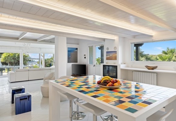 The kitchen equipped with island – Villa Ambra