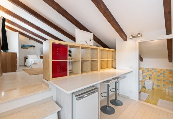 Double bedroom n. 5 with en-suite bathroom with shower – Villa Ambra;