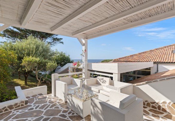 Outdoor lounge – Villa Ambra