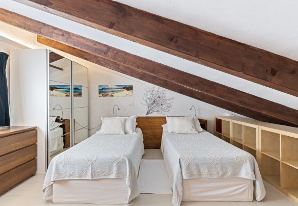 Double bedroom n. 5 with en-suite bathroom with shower – Villa Ambra