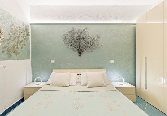 Double bedroom n. 3 with en-suite bathroom with shower – Villa Ambra