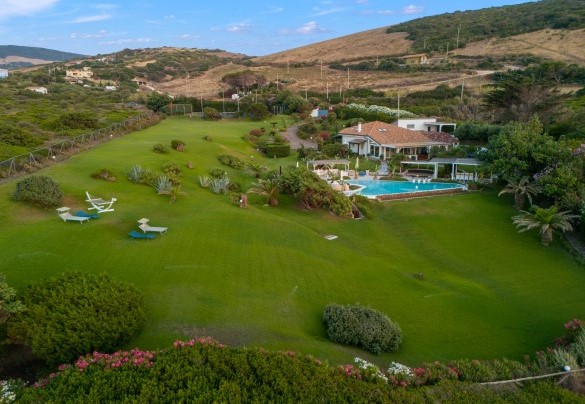 Private grounds around the villa – Villa Ambra
