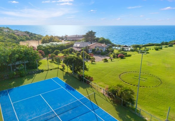 Private tennis court – Villa Ambra