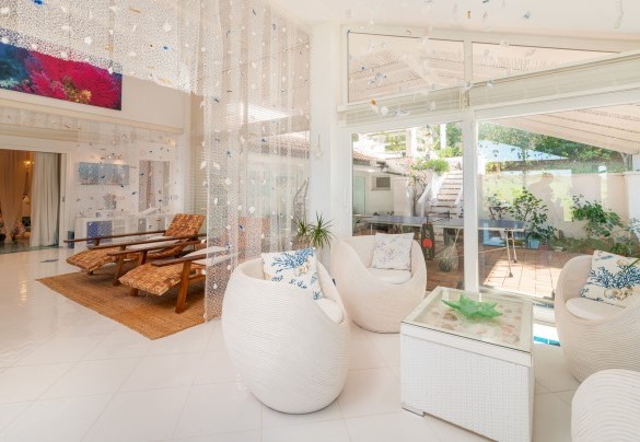 Living  area is always the same dominant white with ceramic inserts in shades of blue and aquamarine – Villa Ambra