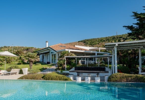 •	The magnificent sea-water infinity pool  is easily accessible from the garden – Villa Ambra