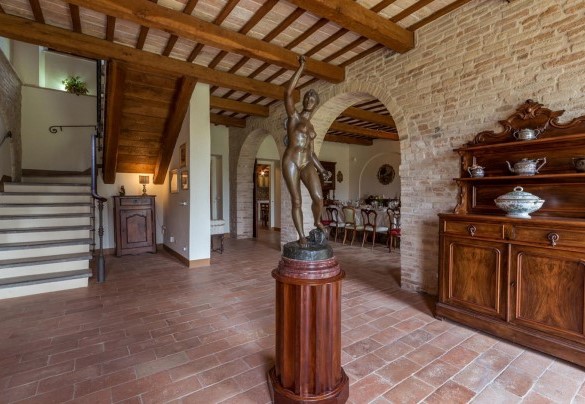 La scala per accedere al primo piano - Villa Ambrah 12+1