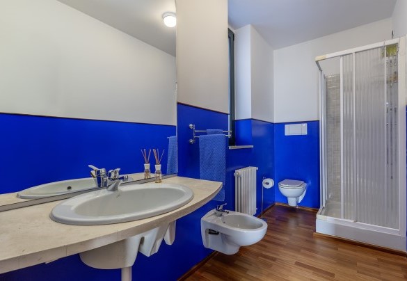 Bagno con doccia n.2 al primo piano – Villa Amyra