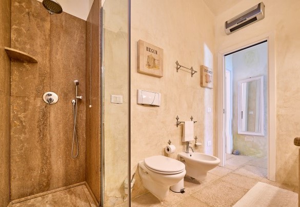 Bagno con doccia n.3 - Villa Ananda