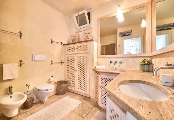 Bagno con doccia n.1 - Villa Ananda