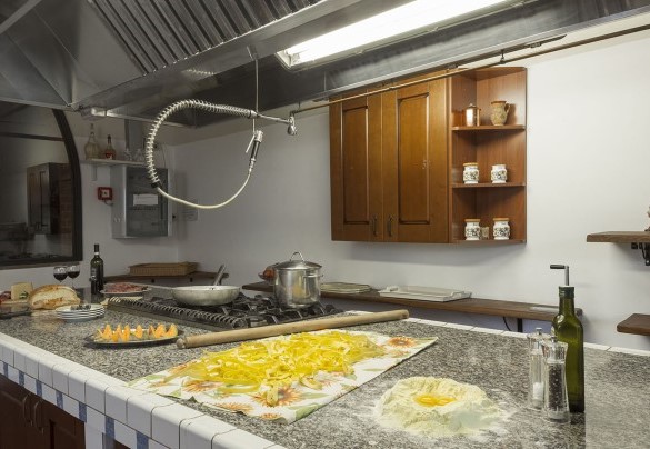 L'isola centrale è ideale per lezioni di cucina