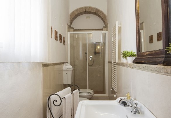 Bagno en suite con doccia n.2- Villa Angelini