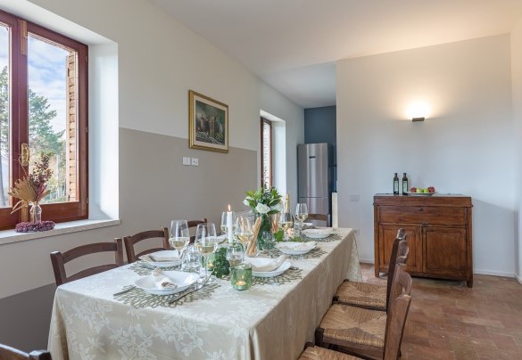 La sala da pranzo open con la cucina - Villa Anna Elisa  