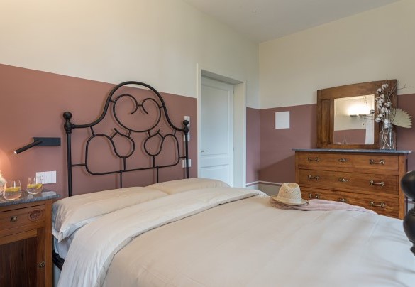 Camera matrimoniale (con letto largo 140 cm) n.2 con bagno en-suite - Villa Anna Elisa 