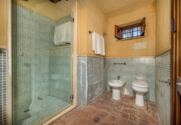 Bagno en suite con doccia n.2. Seconda unità- Villa Antura