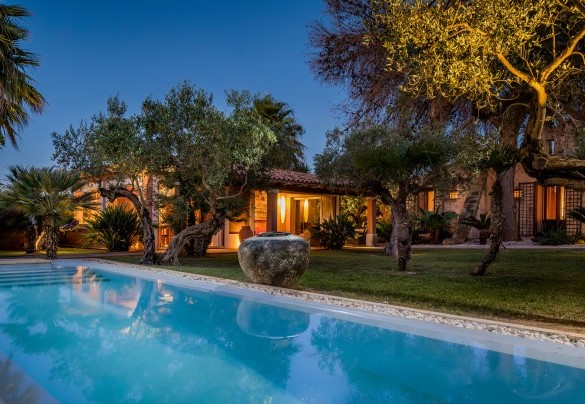 La villa si sviluppa su un unico piano ed è composta da due unità - Villa Antura