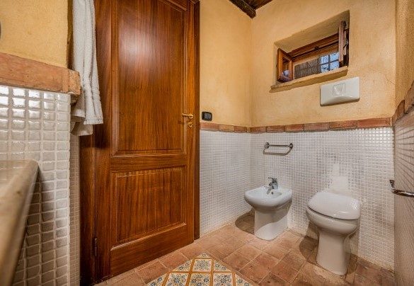 Bagno en suite con doccia n.1. Seconda unità- Villa Antura