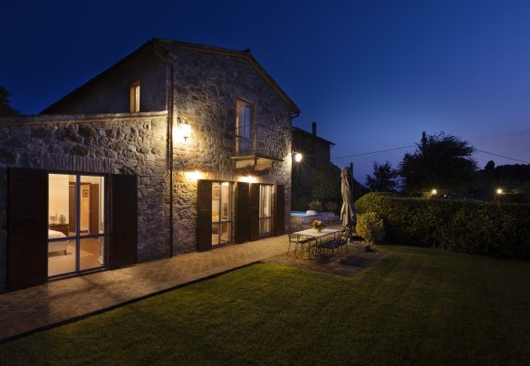 La proprietà in notturna - Villa Aperolli