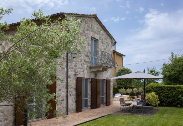 La villa è situata alle porte della cittadina di Todi - Villa Aperolli